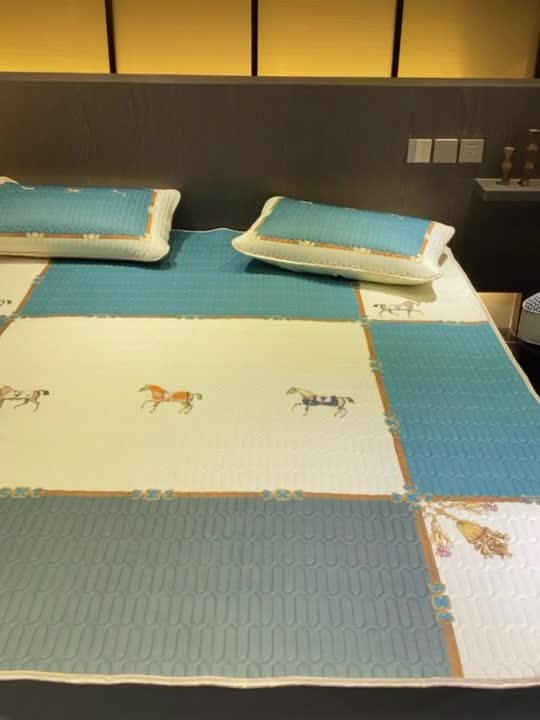 91家纺网 家纺一手货源 找家纺 凡客 2022春夏新款大版数码印花凉感丝乳胶凉席三件套 北音