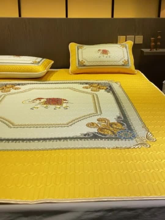 91家纺网 家纺一手货源 找家纺 凡客 2022春夏新款大版数码印花凉感丝乳胶凉席三件套 皇城