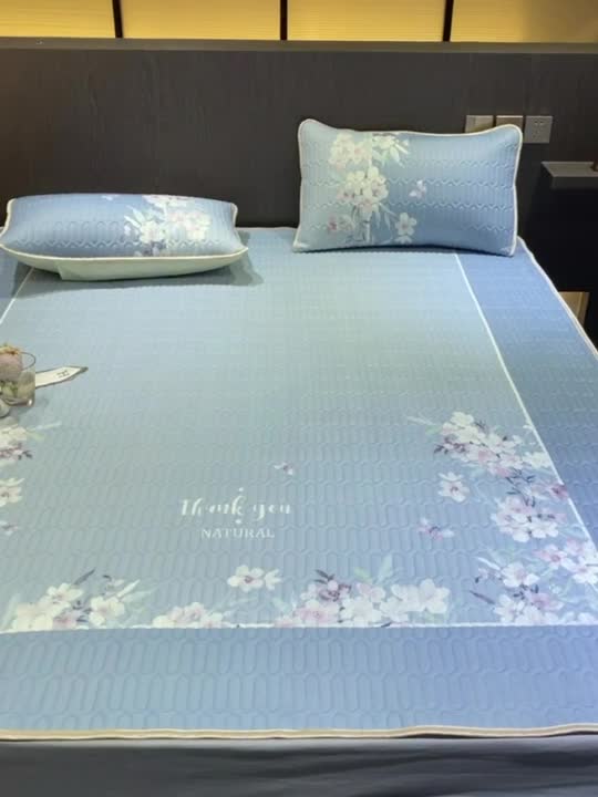 91家纺网 家纺一手货源 找家纺 凡客 2022春夏新款大版数码印花凉感丝乳胶凉席三件套 清风