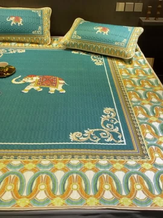 91家纺网 家纺一手货源 找家纺 凡客 2022春夏新款大版数码印花凉感丝乳胶凉席三件套 韶华