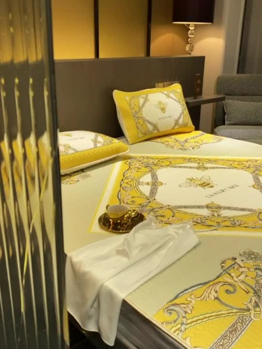 91家纺网 家纺一手货源 找家纺 凡客 2022春夏新款大版数码印花凉感丝乳胶凉席三件套 玄夜