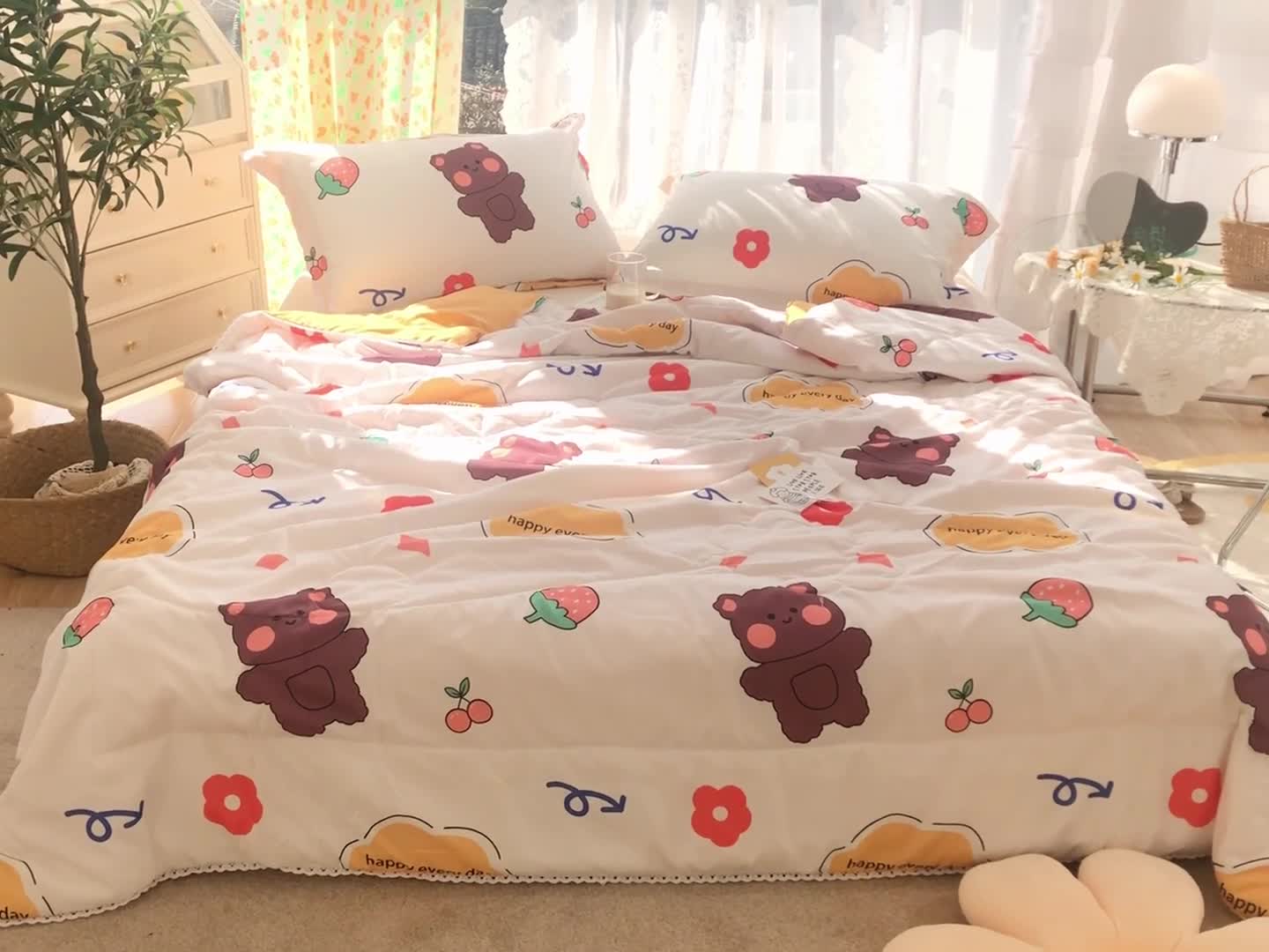 91家纺网 家纺一手货源 找家纺 慕尚 2025新款水洗棉夏被实拍图 萌熊