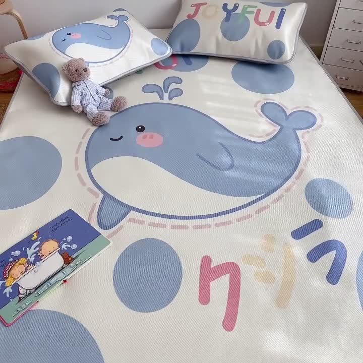 91家纺网 家纺一手货源 找家纺 川悦生活 直播供货2021新款小清新大版冰丝席卡通凉席三件套快乐鲸鱼