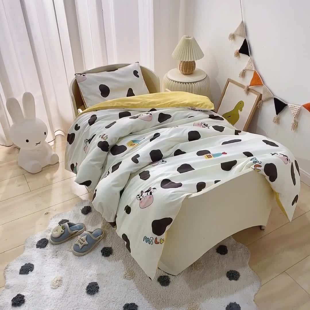 91家纺网 家纺一手货源 找家纺 鱼宝 2021新款60贡缎长绒棉婴童多件套 奶牛小屋