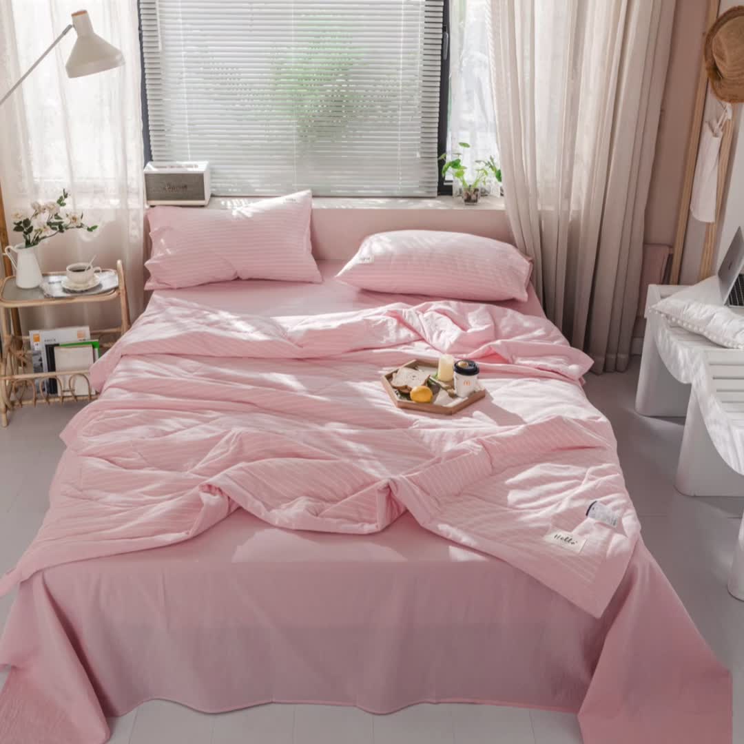 91家纺网 家纺一手货源 找家纺 久典 新款全棉色织水洗棉大豆被夏被四件套 粉细条