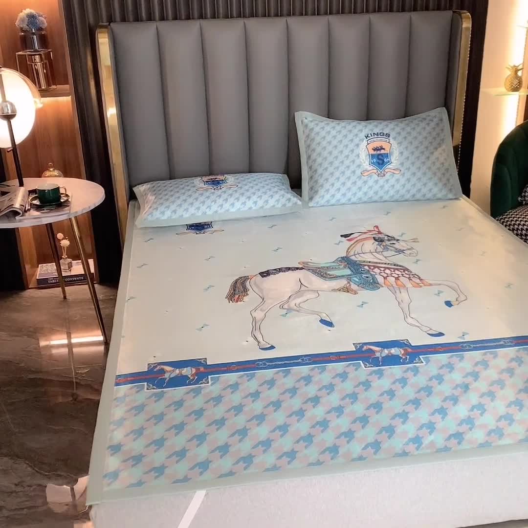 91家纺网 家纺一手货源 找家纺 小芽家居 2024新款冰丝斜纹提花凉席三件套 亚瑟