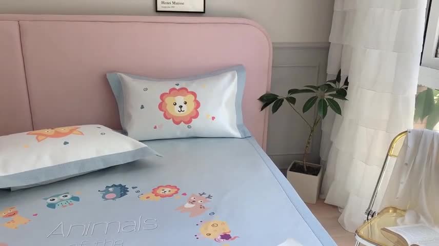 91家纺网 家纺一手货源 找家纺 时年家纺 2021新款卡通水洗冰露丝养生凉席 游嬉园