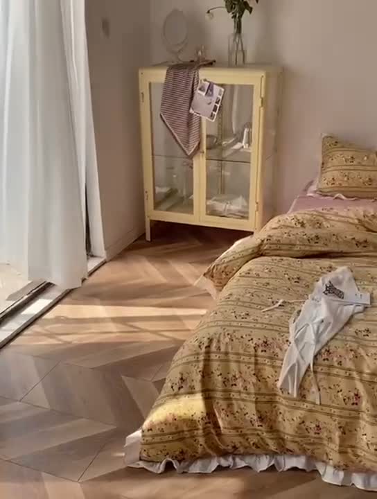 91家纺网 家纺一手货源 找家纺 洋铭区 2021新款印花四件套 安安公主 知性黄