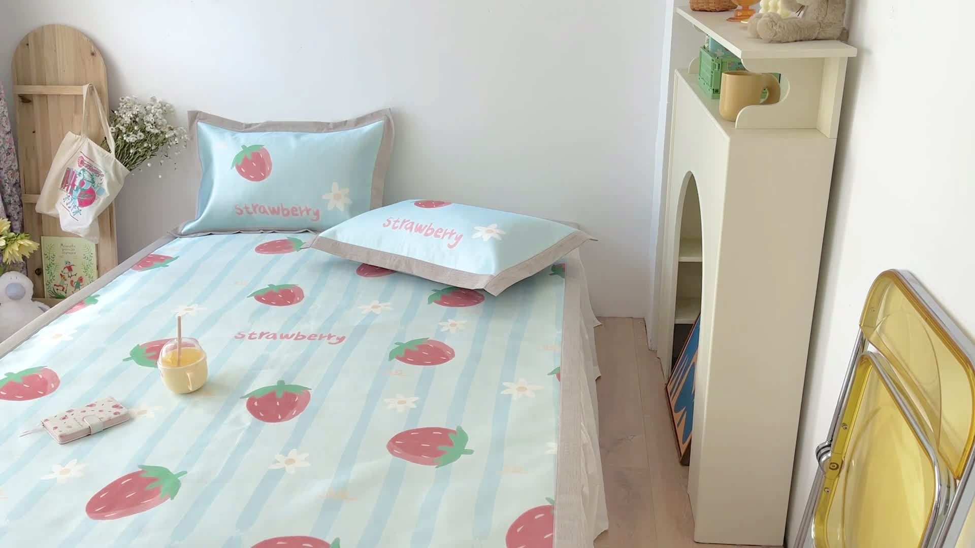 91家纺网 家纺一手货源 找家纺 时年 2021新款水洗养生冰丝凉席 草莓甜心