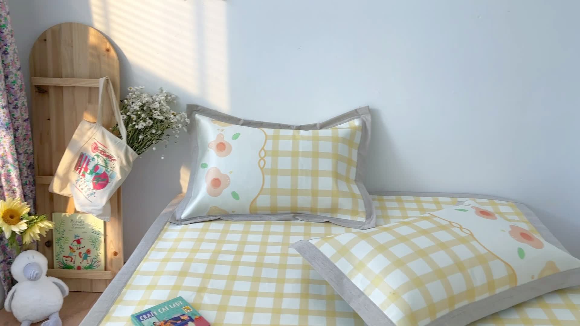 91家纺网 家纺一手货源 找家纺 时年 2021新款水洗养生冰丝凉席 格子花