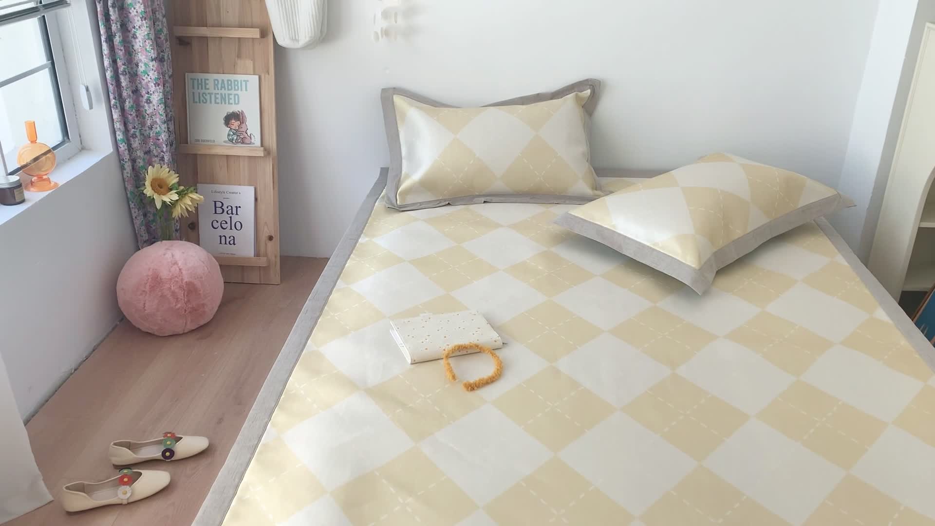 91家纺网 家纺一手货源 找家纺 时年 2021新款水洗养生冰丝凉席 菱格黄