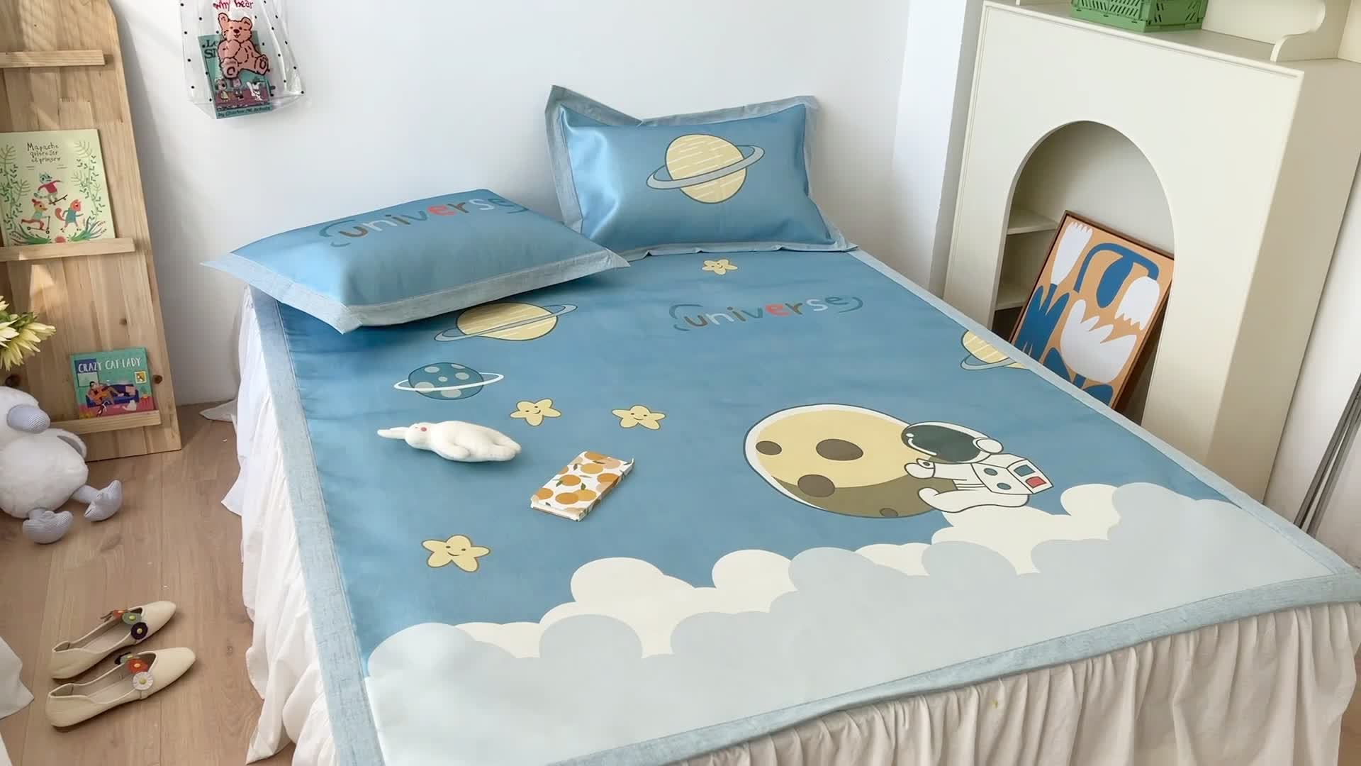 91家纺网 家纺一手货源 找家纺 时年 2021新款水洗养生冰丝凉席 宇航员