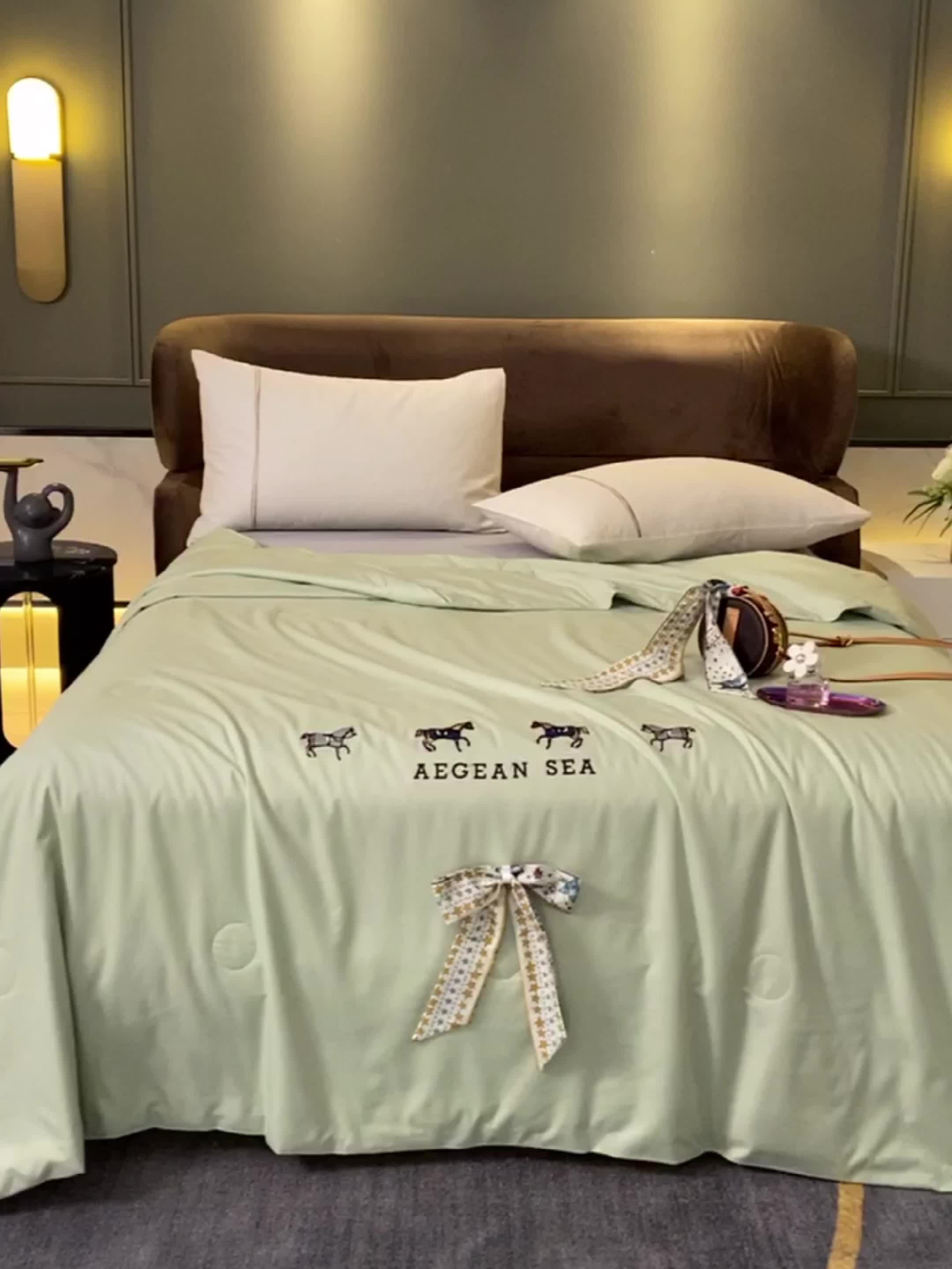 91家纺网 家纺一手货源 找家纺 凡客 2021春夏新款水洗真丝丝巾夏被 凡尔赛（清新绿）