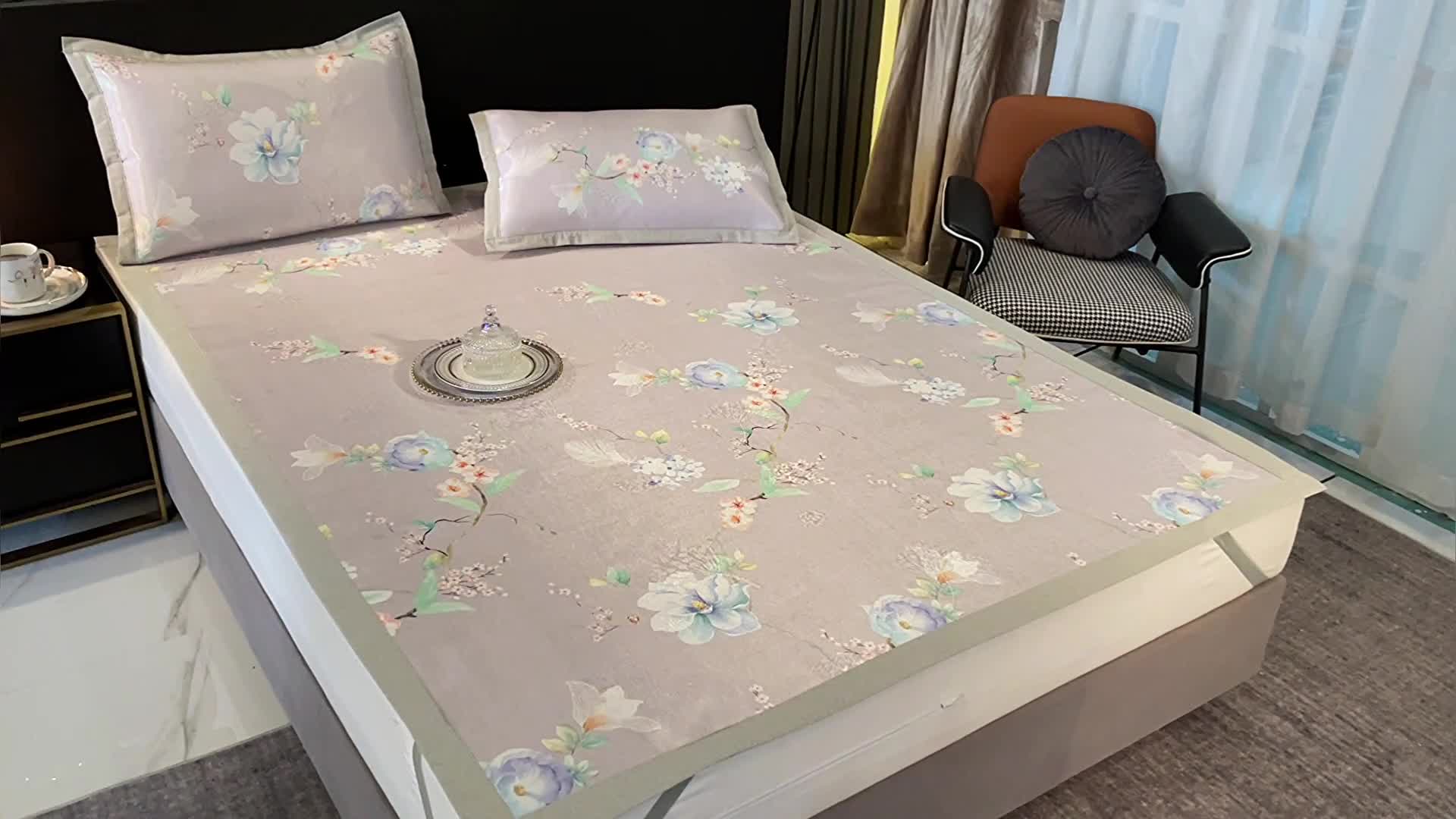 91家纺网 家纺一手货源 找家纺 安哆啦 2021新款全棉宽边冰丝席三件套 百合咖