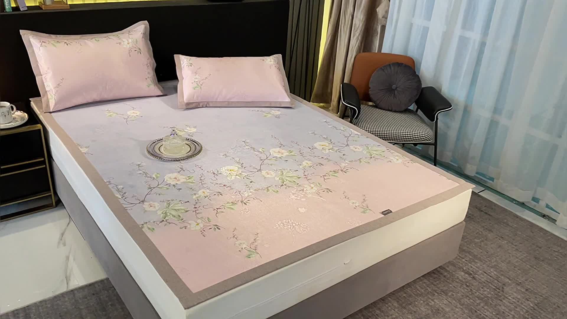 91家纺网 家纺一手货源 找家纺 安哆啦 2021新款全棉宽边冰丝席三件套 定位紫