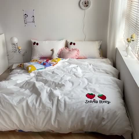 91家纺网 家纺一手货源 找家纺 雅居纺家纺 2022新款全棉水洗棉绣花四件套 草莓