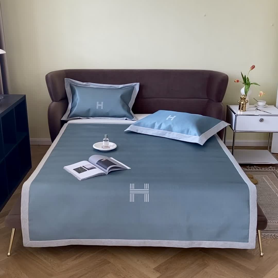 91家纺网 家纺一手货源 找家纺 时年家纺 2021新款水洗冰露丝养生凉席数码印花-轻奢 H-墨绿