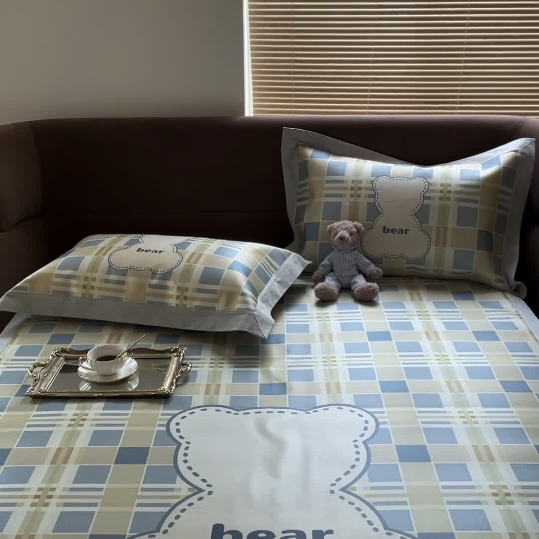 91家纺网 家纺一手货源 找家纺 时年 2021新款水洗冰露丝养生凉席数码印花轻奢风格二格子熊2