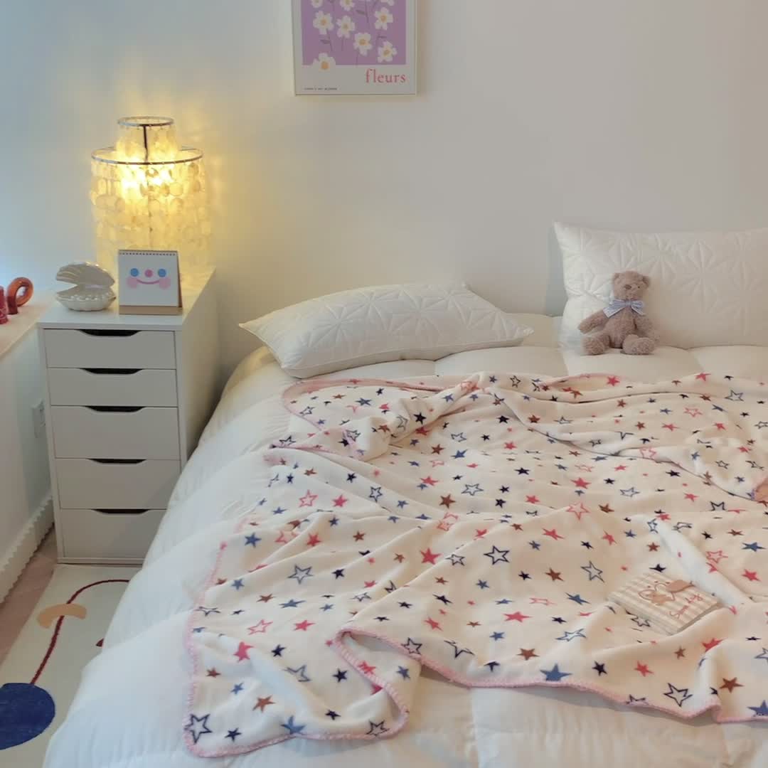 91家纺网 家纺一手货源 找家纺 澳萝拉2021新款小清新牛奶绒双层盖毯毛毯法莱绒雪花绒星星集