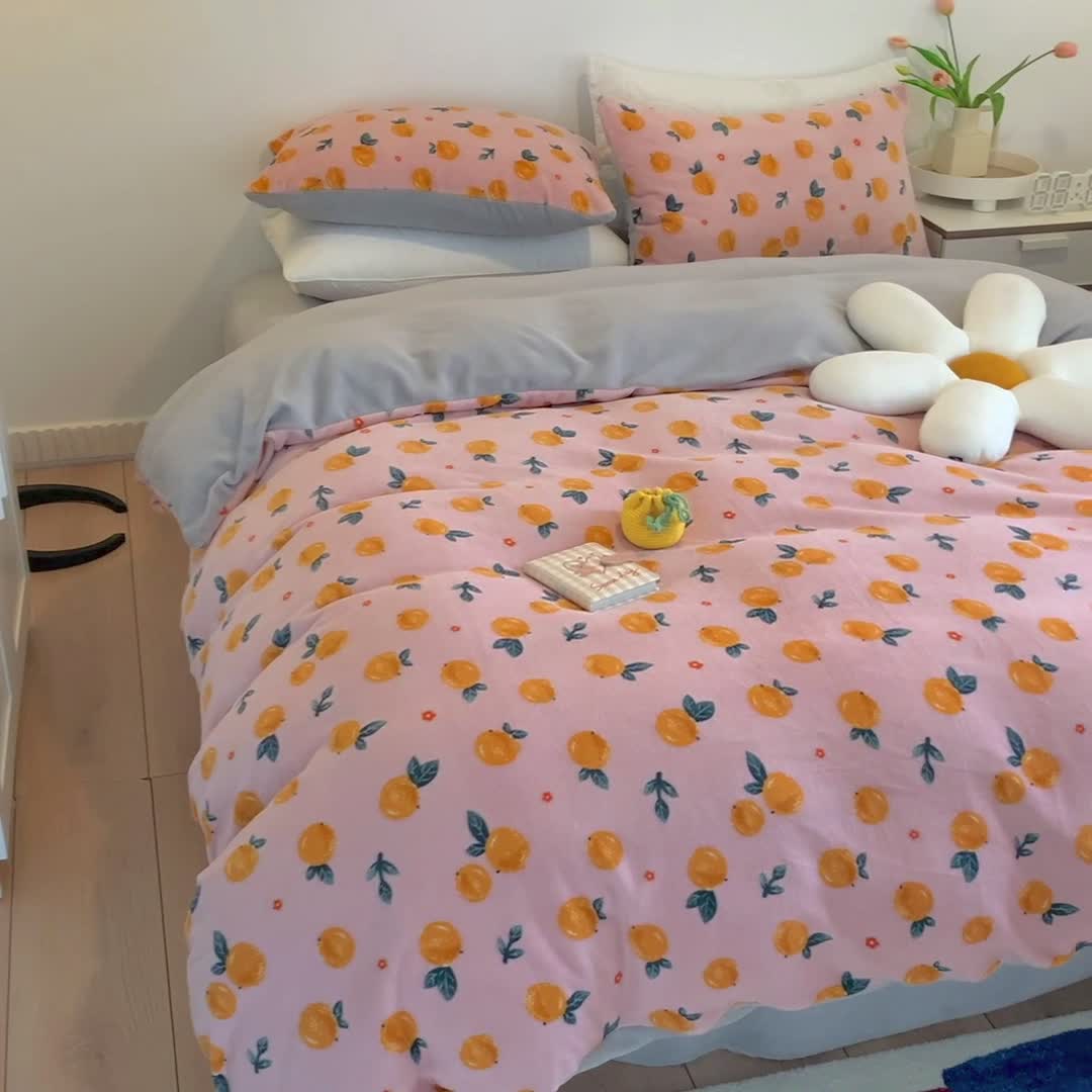 91家纺网 家纺一手货源 找家纺 澳萝拉2021高克重卡通清新牛奶绒四件套水晶法莱绒 开心橙