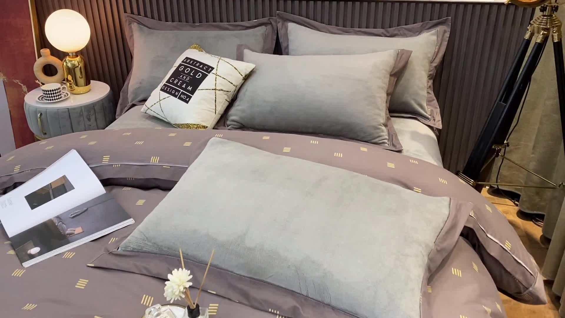 91家纺网 家纺一手货源 找家纺 杜先生2021新款230克牛奶绒拼角被边款四件套 安格斯-灰