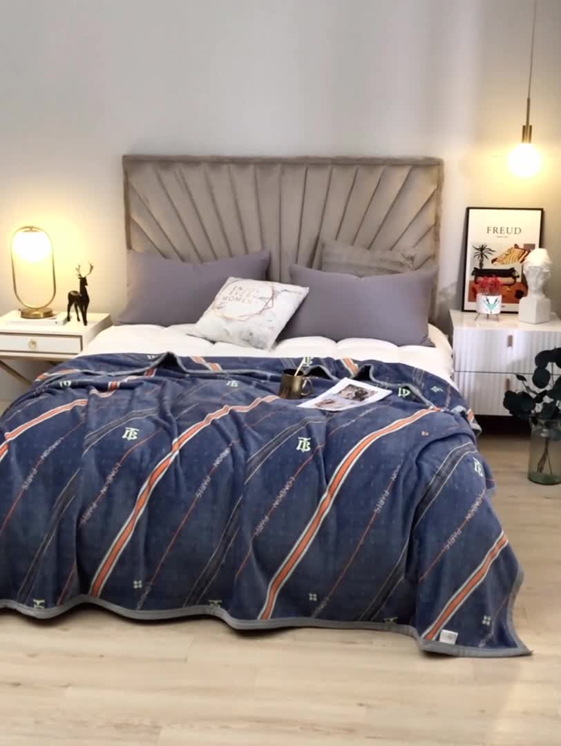 91家纺网 家纺一手货源 找家纺 2025新款印花雪貂绒毛毯沙发盖毯午睡毯子 巴黎之约-蓝