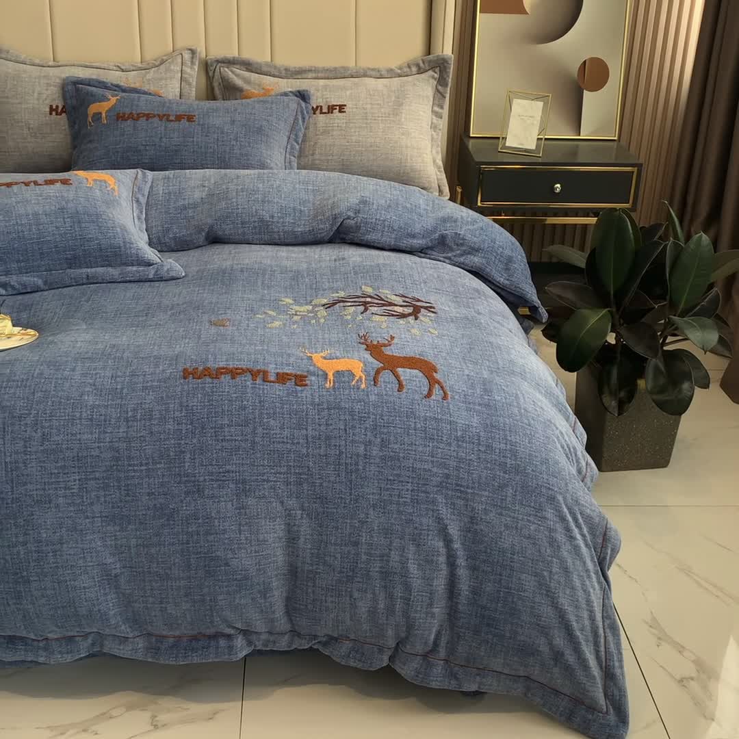 91家纺网 家纺一手货源 找家纺 榻尚新款高克重婴肤绒四件套肌理纹理毛巾绣风格2 蓝色小鹿