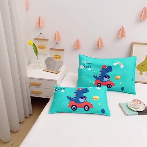 91家纺网 家纺一手货源 找家纺 吉咪兔家纺 2022新款13372纯棉卡通定位枕套 恐龙开车