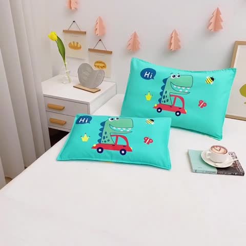 91家纺网 家纺一手货源 找家纺 吉咪兔家纺 2022新款13372纯棉卡通定位枕套 汽车恐龙
