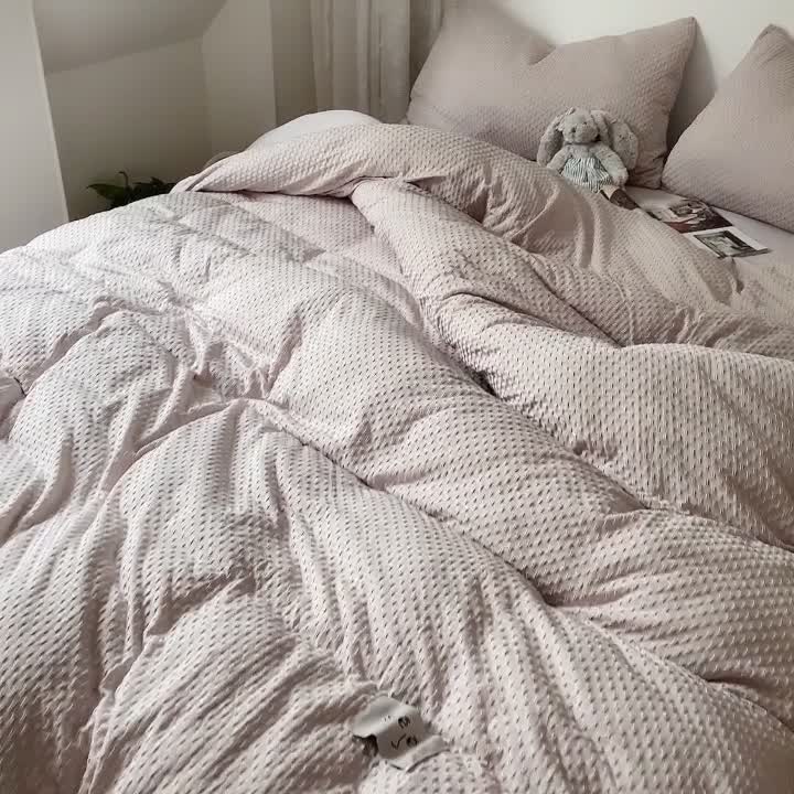 91家纺网 家纺一手货源 找家纺 2021年新款华夫格系列四件套 淡灰