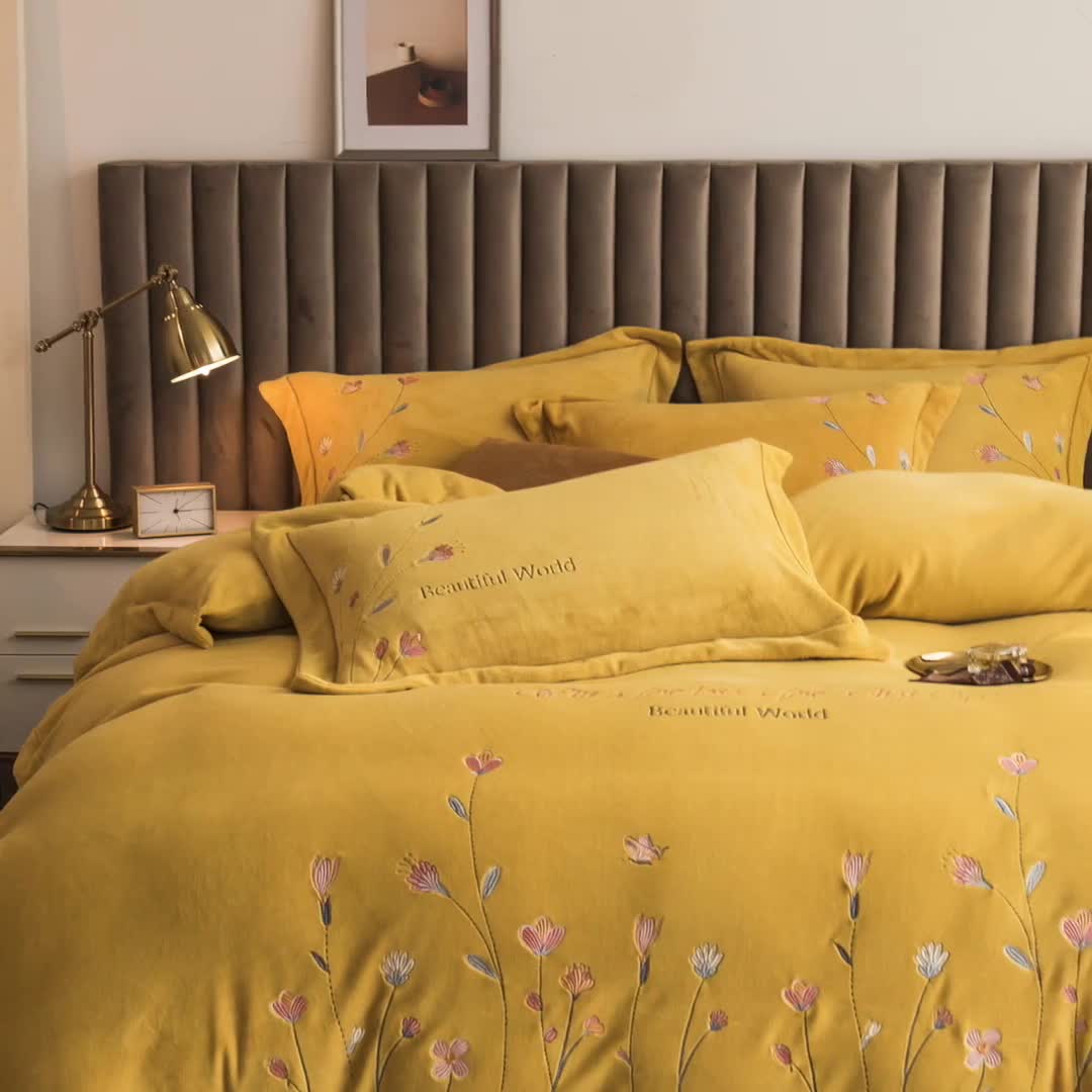 91家纺网 家纺一手货源 找家纺 绒博士240g法莱牛奶水晶宝宝贝贝魔法四件套-浪漫花丛柠檬黄