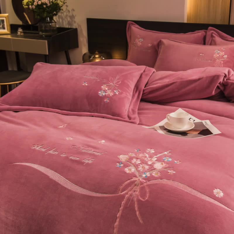 91家纺网 家纺一手货源 找家纺 220g博士法莱牛奶水晶金貂宝宝贝贝魔法四件套倾城之恋豆沙