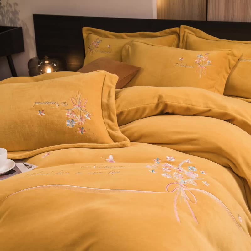 91家纺网 家纺一手货源 找家纺 绒博士 220g法莱牛奶水晶金貂魔法四件套-倾城之恋柠檬黄