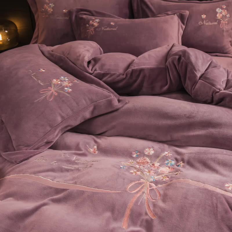 91家纺网 家纺一手货源 找家纺 总绒博士新款秋冬220g法莱水晶魔法四件套-倾城之恋