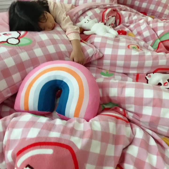 91家纺网 家纺一手货源 找家纺 沐棉 2021新款高克重牛奶绒卡通四件套 蜜桃熊