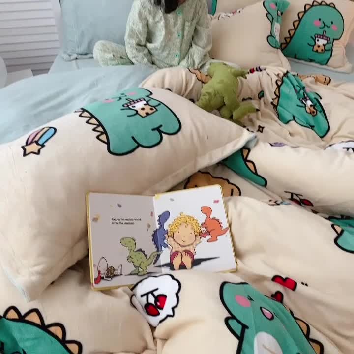 91家纺网 家纺一手货源 找家纺 沐棉 2021新款高克重牛奶绒卡通四件套 小恐龙