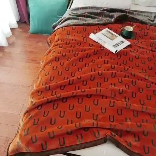 91家纺网 家纺一手货源 找家纺 卡奥AB版加厚复合云毯法莱绒毛毯空调休闲毯沙发盖毯 艾芙