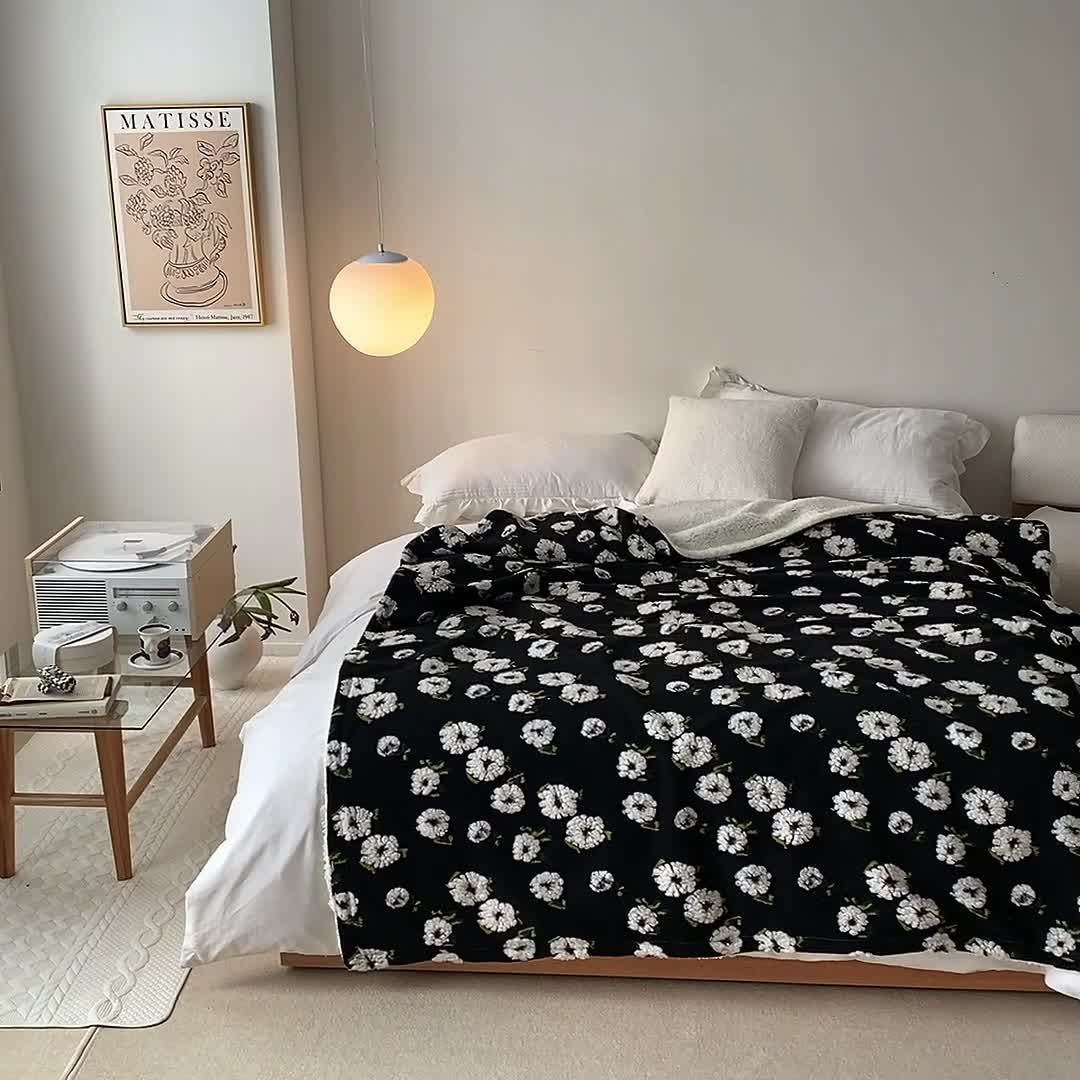 91家纺网 家纺一手货源 找家纺 萝莉 2021新款立体羊毛绒双层毯 黑色雏菊