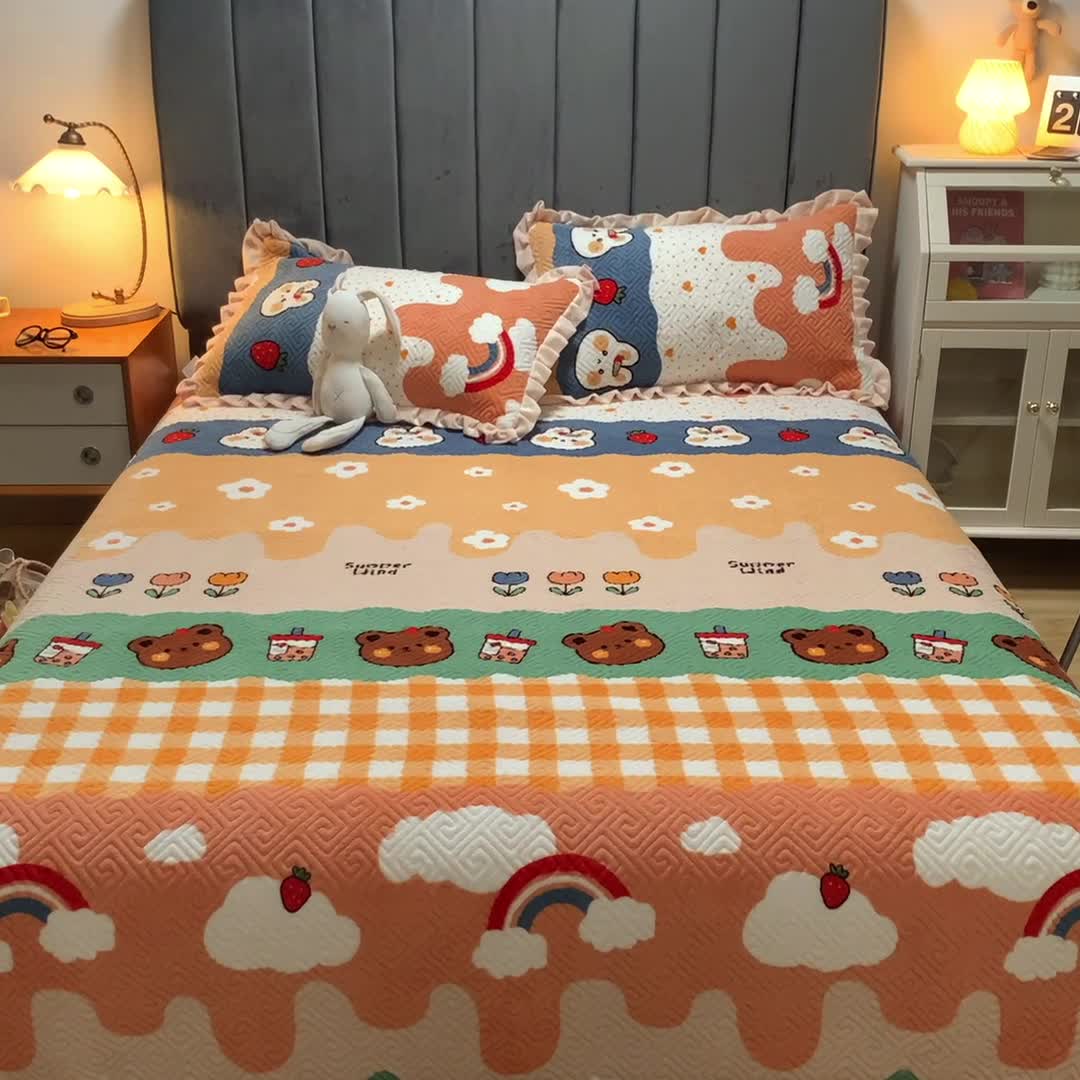 91家纺网 家纺一手货源 找家纺 索飞特牛奶绒夹棉绗缝床盖三件套 布朗熊