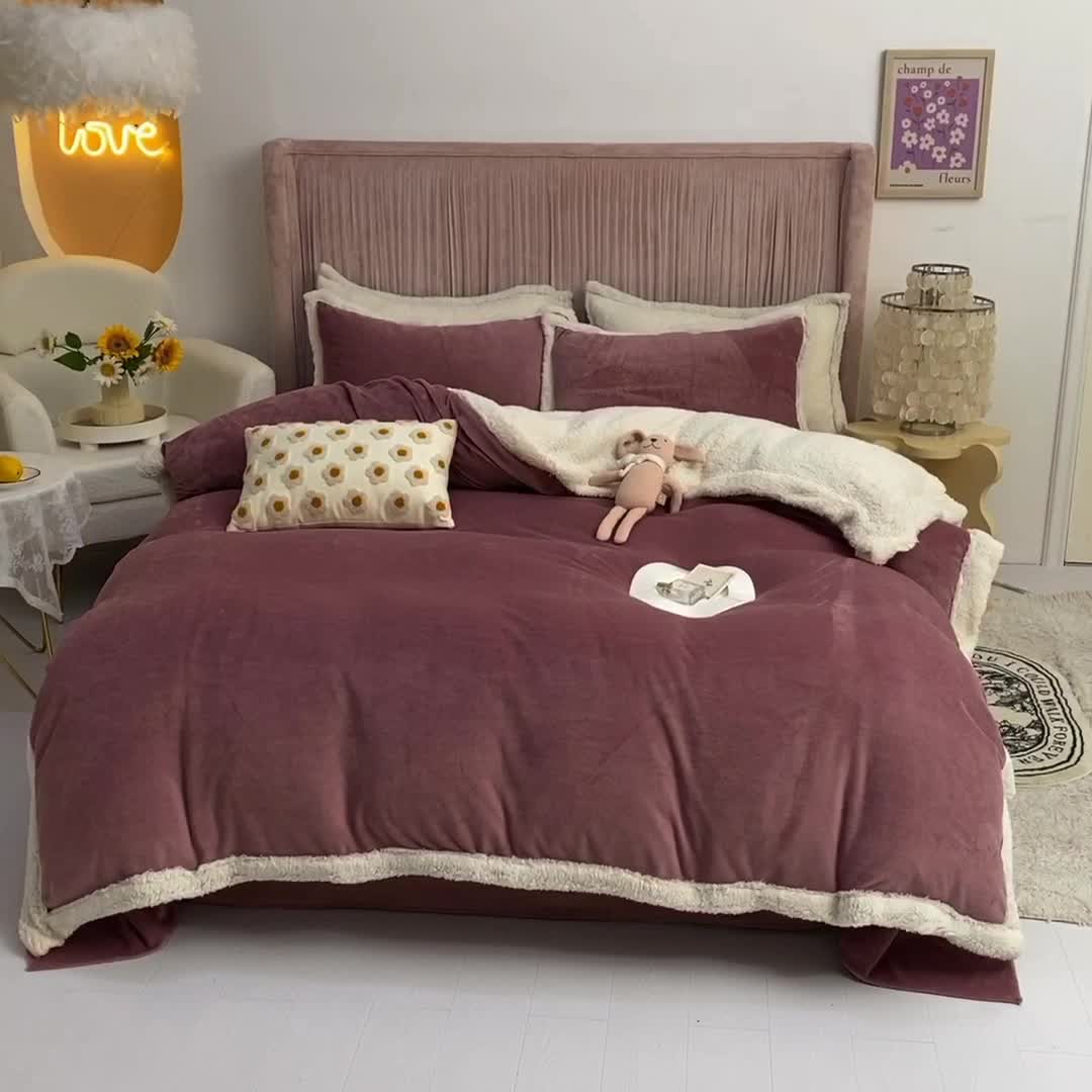 91家纺网 家纺一手货源 找家纺 艾米 2021新款牛奶绒羊羔绒双拼四件套 梅紫色