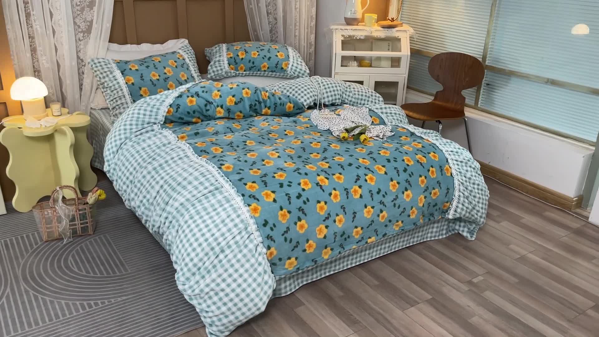 91家纺网 家纺一手货源 找家纺 金爱家  2021新款直播热卖牛奶绒220g泡泡袖四件套 韵彩蓝绿