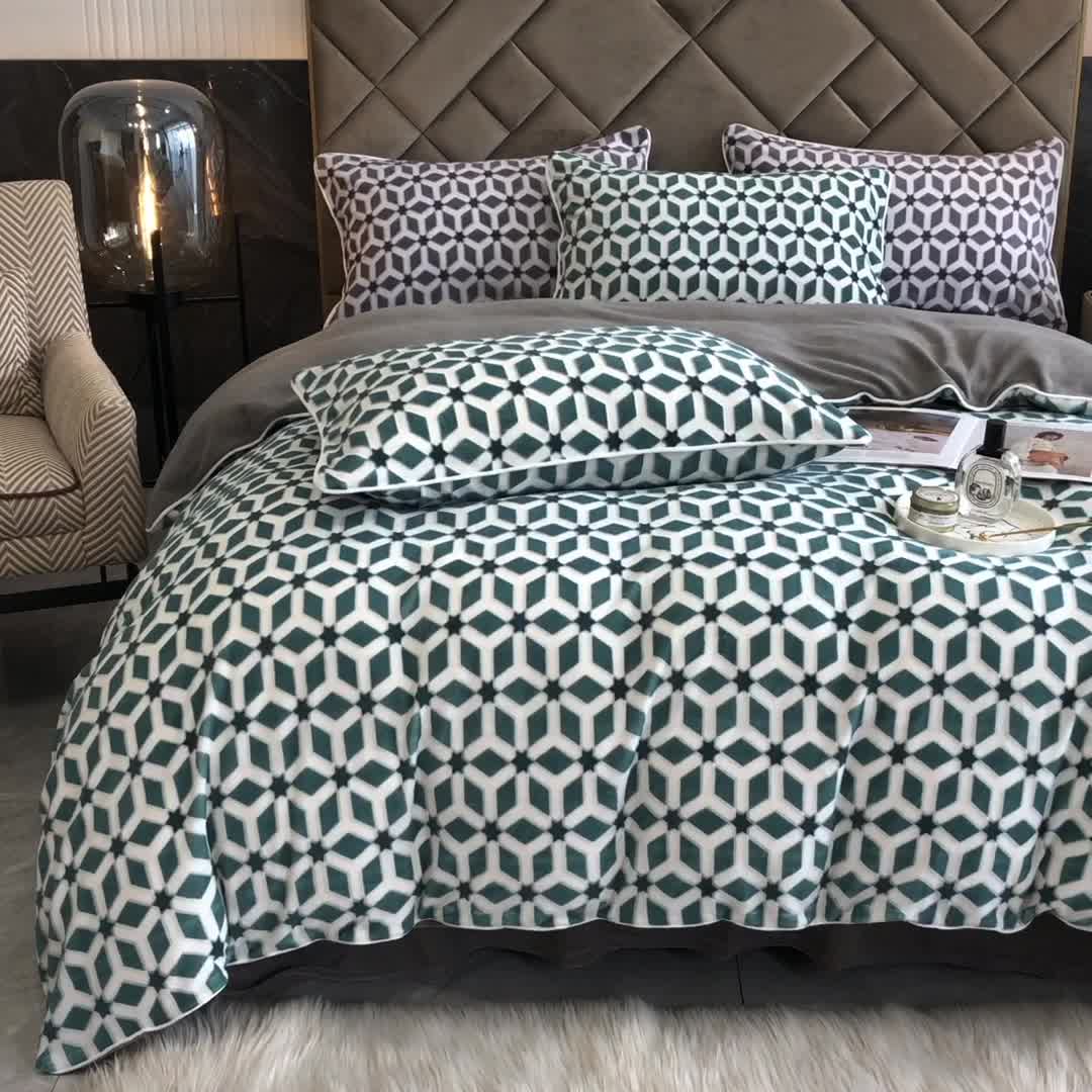 91家纺网 家纺一手货源 找家纺 慕尚 2022新款雕花绒立体牛奶绒轻奢系列四件套 洛奇绿