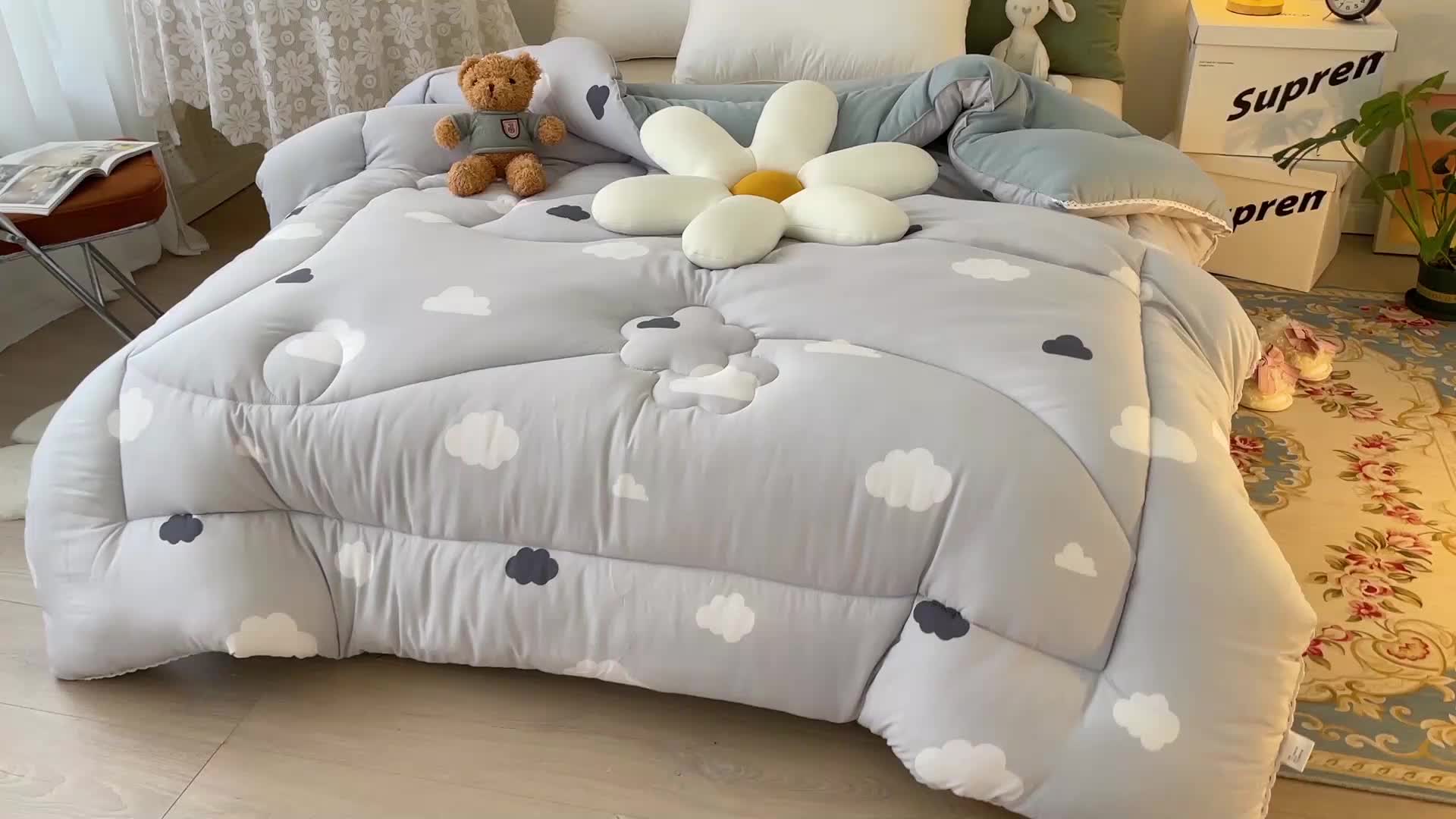 91家纺网 家纺一手货源 找家纺 （总）慕尚家纺 2022新款水洗棉小花边冬被-棚拍