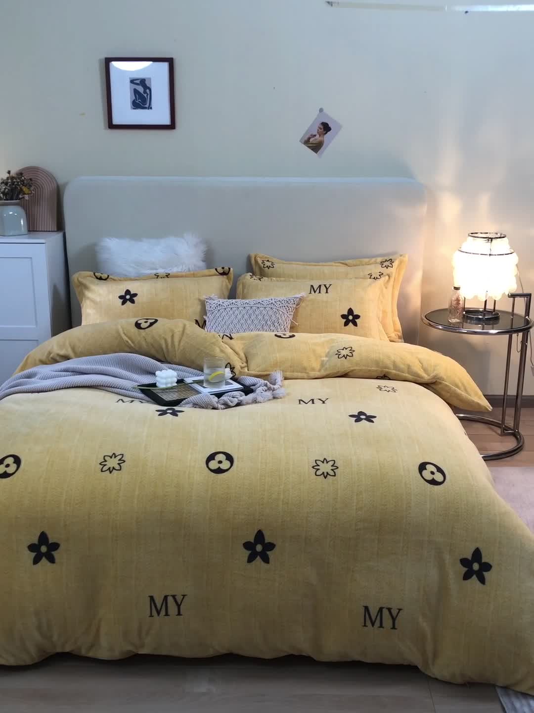 91家纺网 家纺一手货源 找家纺 凡客2021秋冬重3.8kg高克重牛奶绒印花四件套布莱德黄