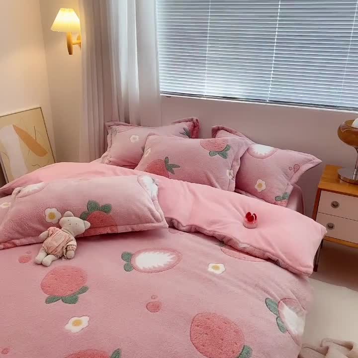 91家纺网 家纺一手货源 找家纺 川悦生活 2021新款立体雪花绒四件套直播供货 小草莓粉