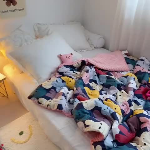 91家纺网 家纺一手货源 找家纺 星期八 2021新款韩国超ins进口安抚豆豆被子春秋被 兔兔帮