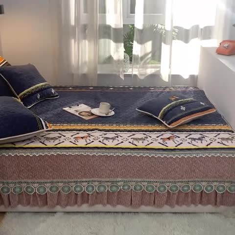 91家纺网 家纺一手货源 找家纺 美优兰2021新款加厚牛奶绒榻榻米垫床垫加厚床盖马德里蓝