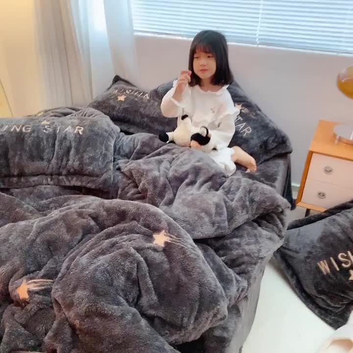 91家纺网 家纺一手货源 找家纺 雅居纺 2022新款泰迪绒绣花四件套拍摄风格1许愿星-优雅灰