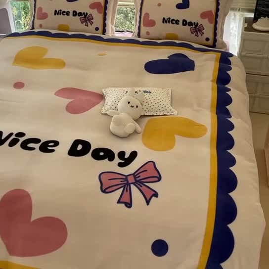 91家纺网 家纺一手货源 找家纺 慕尚 2022新款北欧牛奶绒卡通大版四件套棚拍图 小爱心
