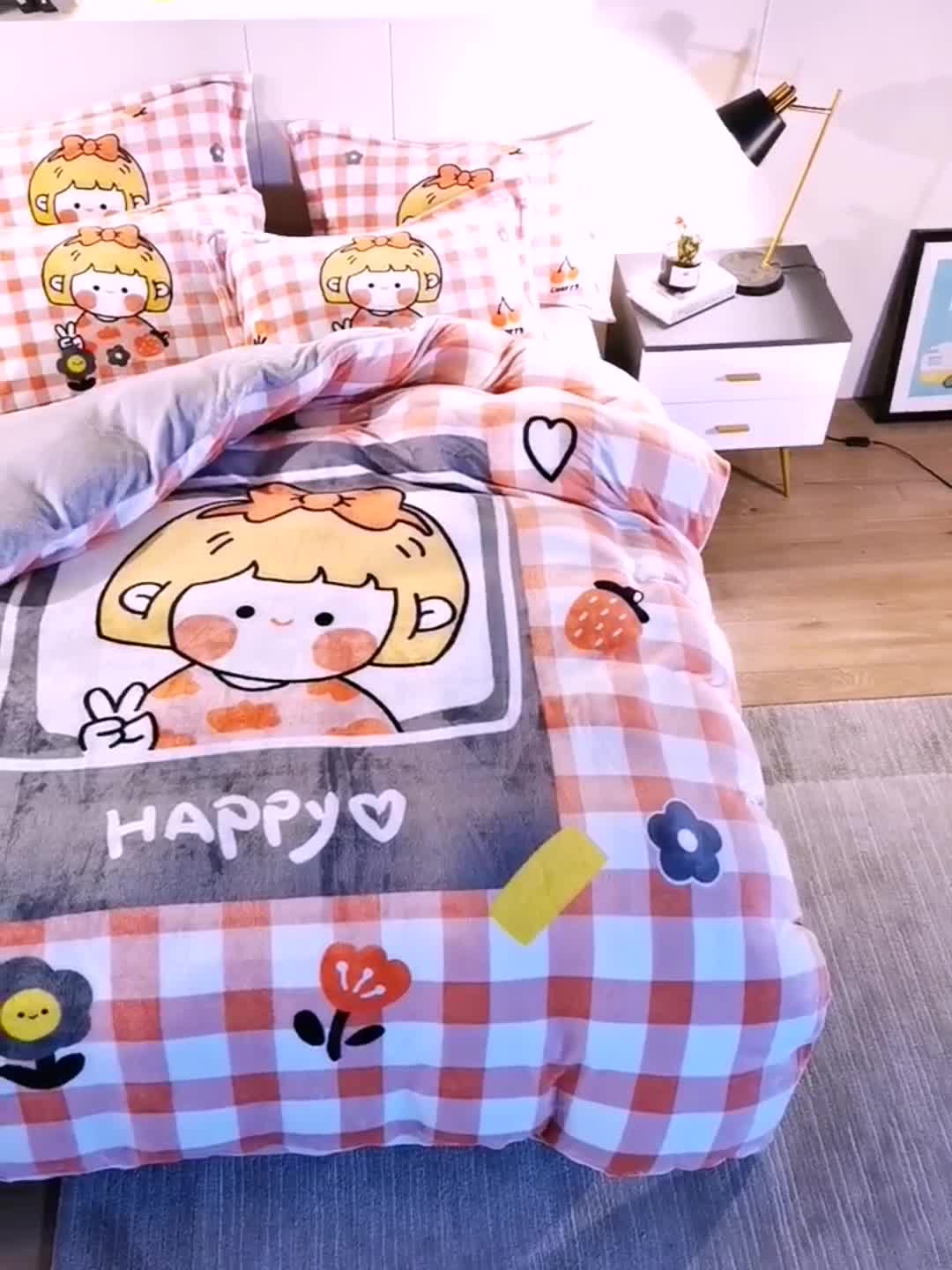 91家纺网 家纺一手货源 找家纺 凡客家居 2022秋冬新品加厚大版印花法莱绒四件套 小女孩